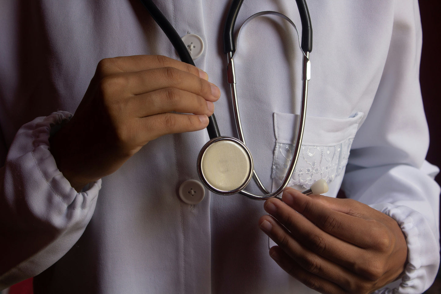 Conflit médecins–gouvernement : un frein invisible à l’innovation en santé au Québec?